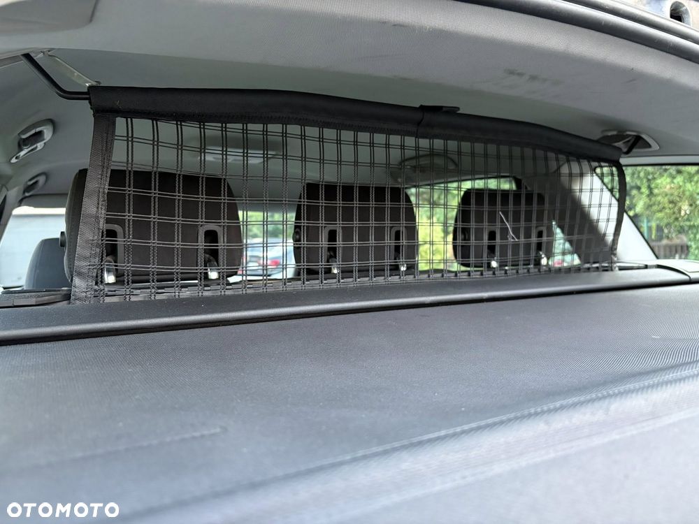BMW Seria 3 318i - 16