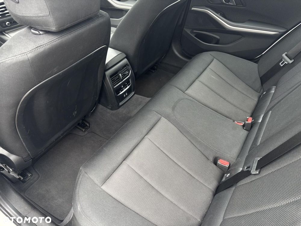 BMW Seria 3 - 15