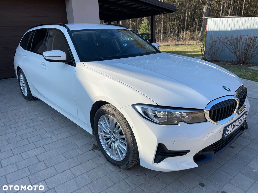BMW Seria 3 320d xDrive mHEV - 8