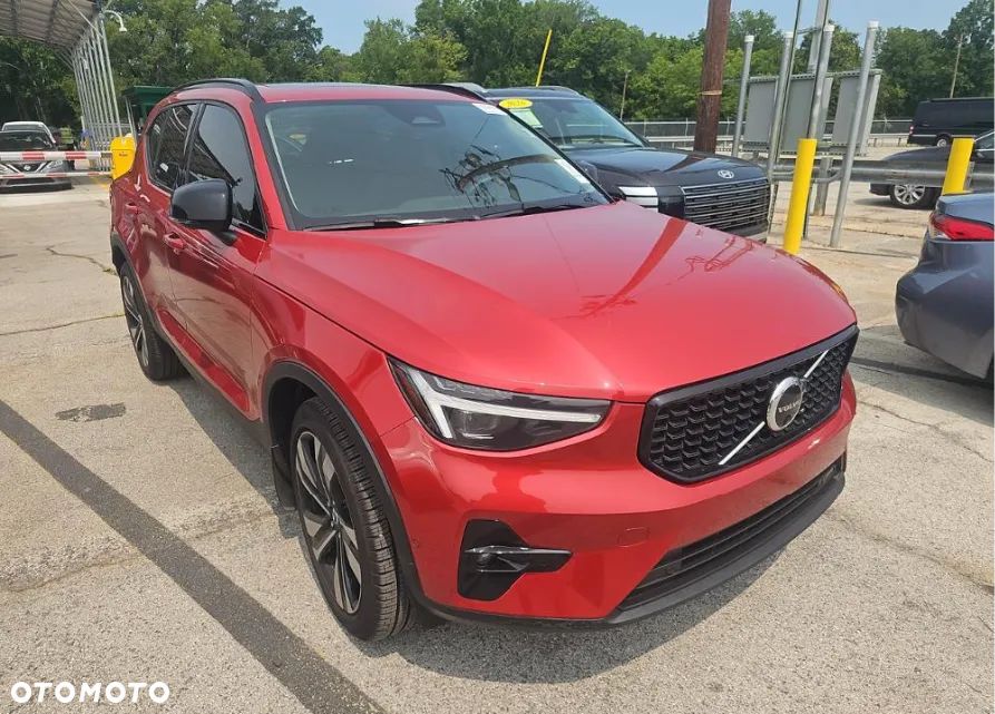Volvo XC 40 B5 B AWD Ultimate Dark - 3