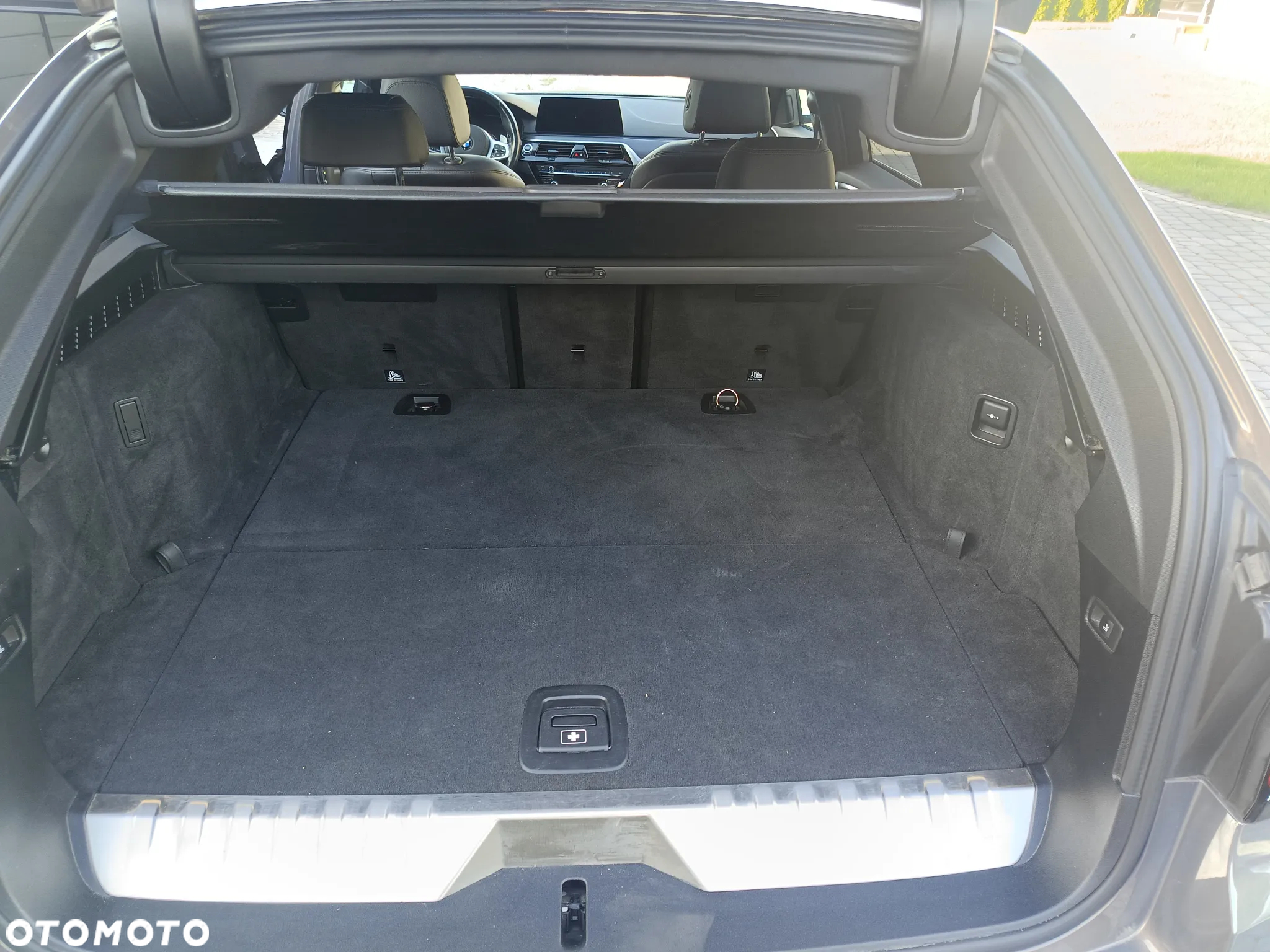 BMW Seria 5 530e xDrive Touring - 25