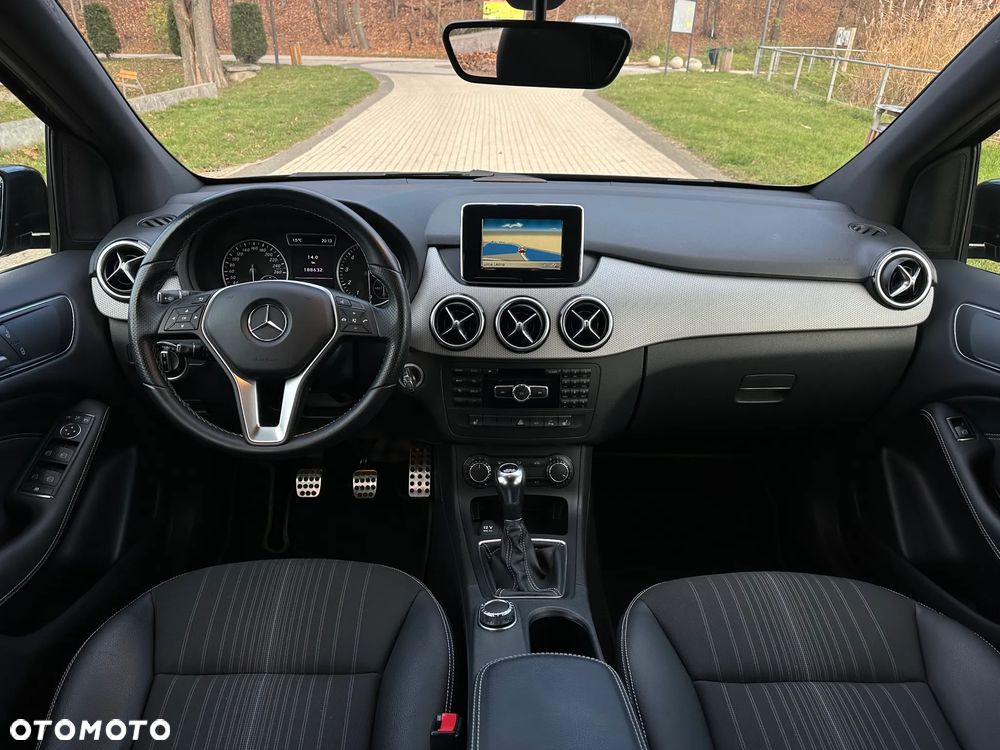 Mercedes-Benz Klasa B 180 UrbanStyle Edition - 7