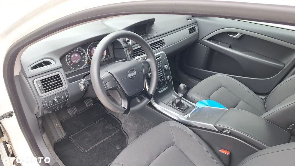 Volvo V70 T4 Momentum - 11