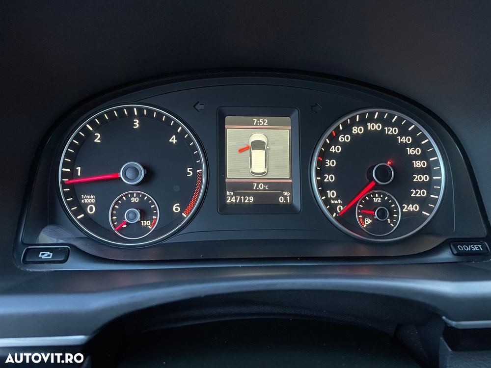 Volkswagen Touran - 26