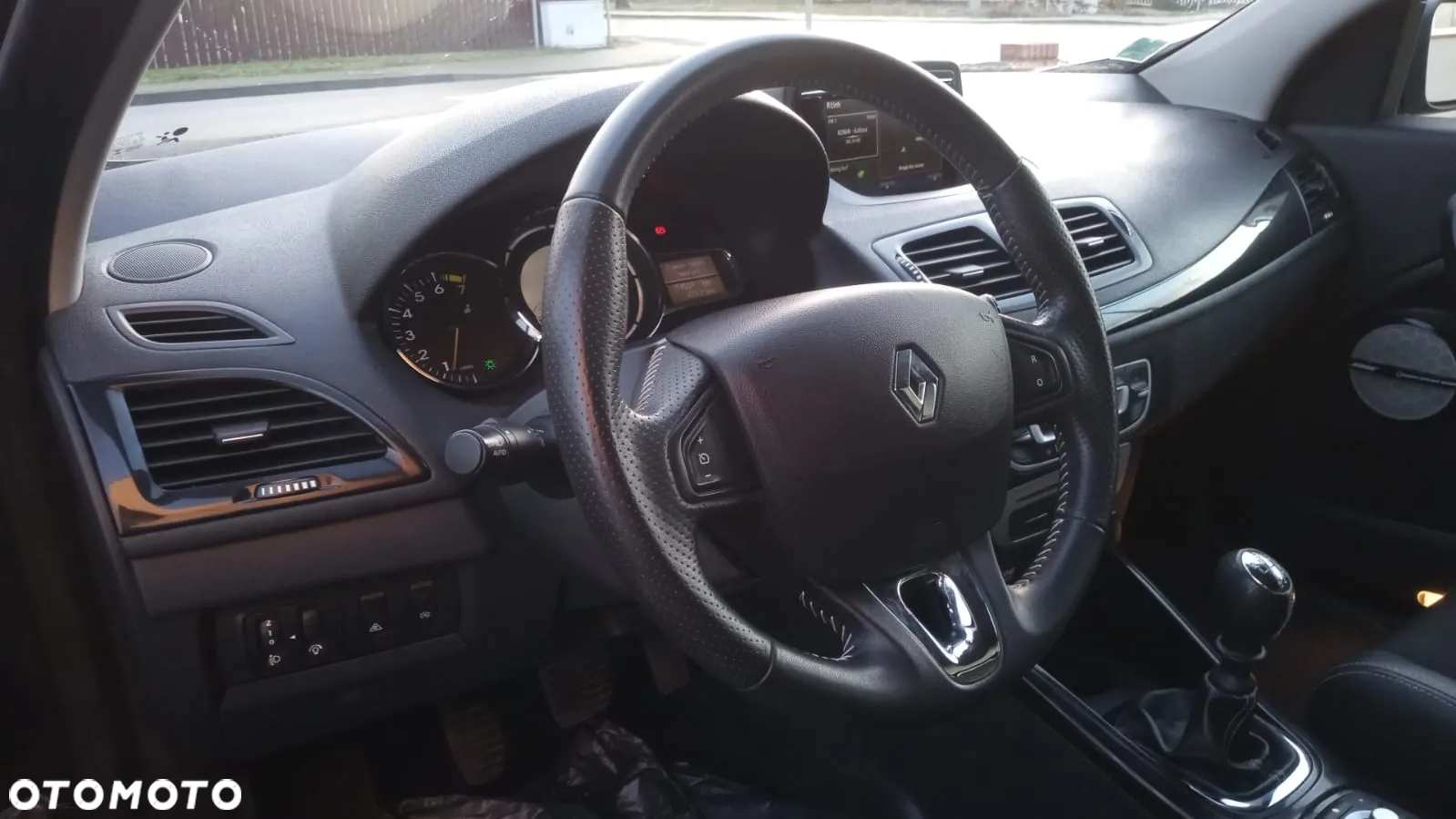 Renault Megane ENERGY TCe 130 Start & Stop Bose Edition - 15