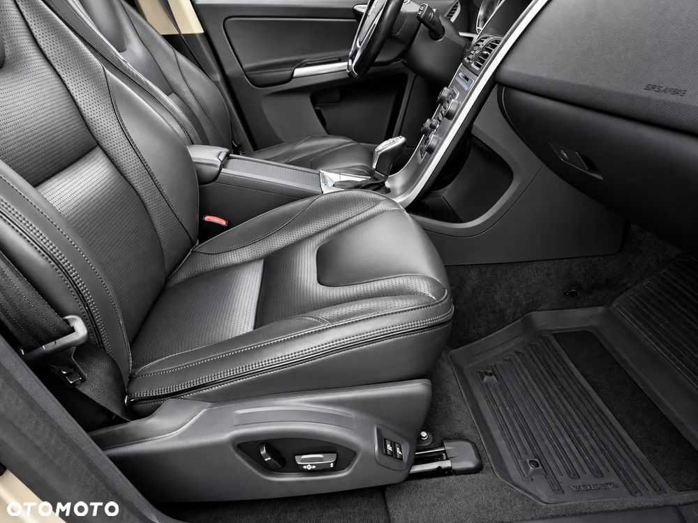 Volvo XC 60 D5 AWD RDesign - 20