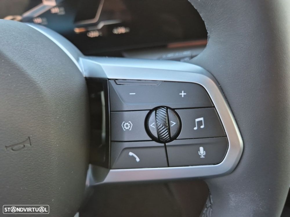 BMW iX1 eDrive20 Pack Desportivo M Pro - 17