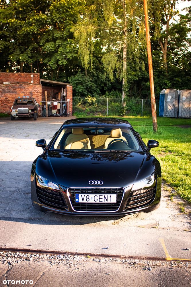 Audi R8 Coupé - 1