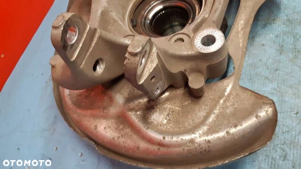 Audi A6 C8 Zwrotnica lewy tył 4k0505432C - 3