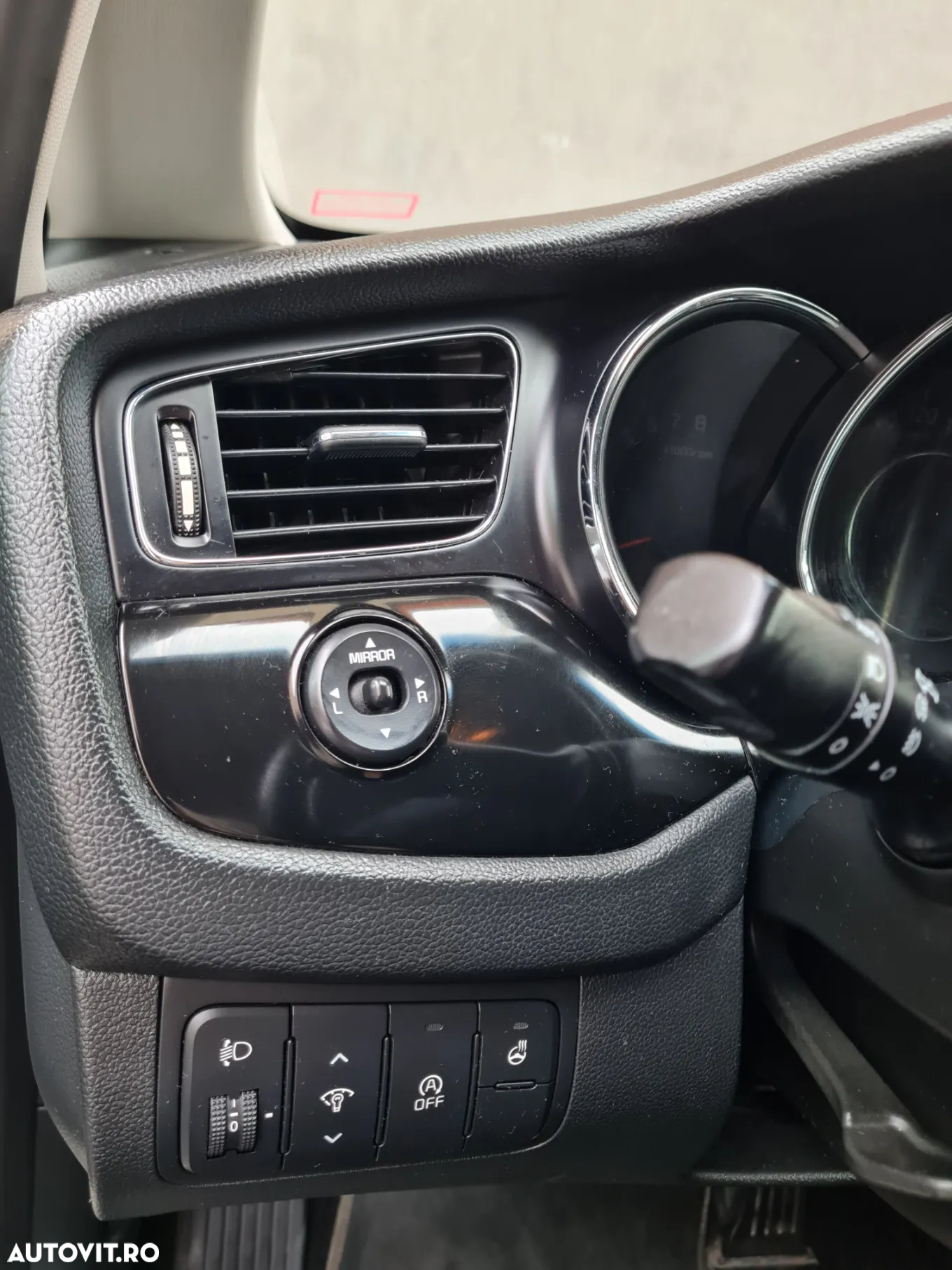Kia Ceed - 10