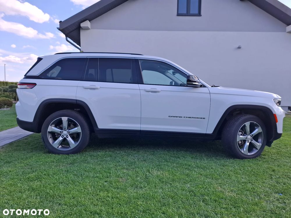 Jeep Grand Cherokee - 12