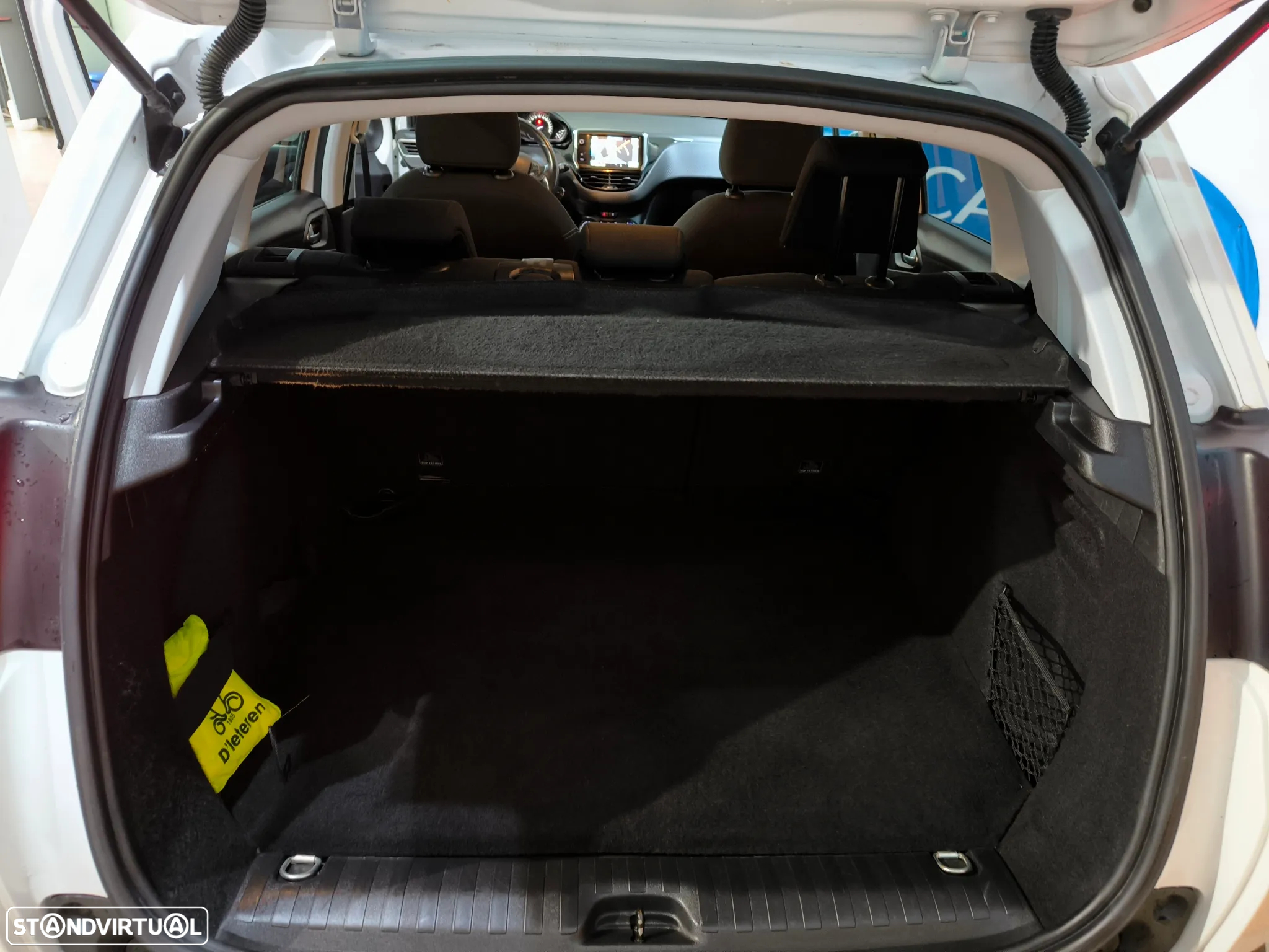 Peugeot 2008 1.2 PureTech Style - 24