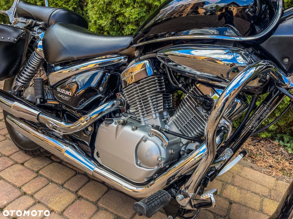 Suzuki Intruder - 18