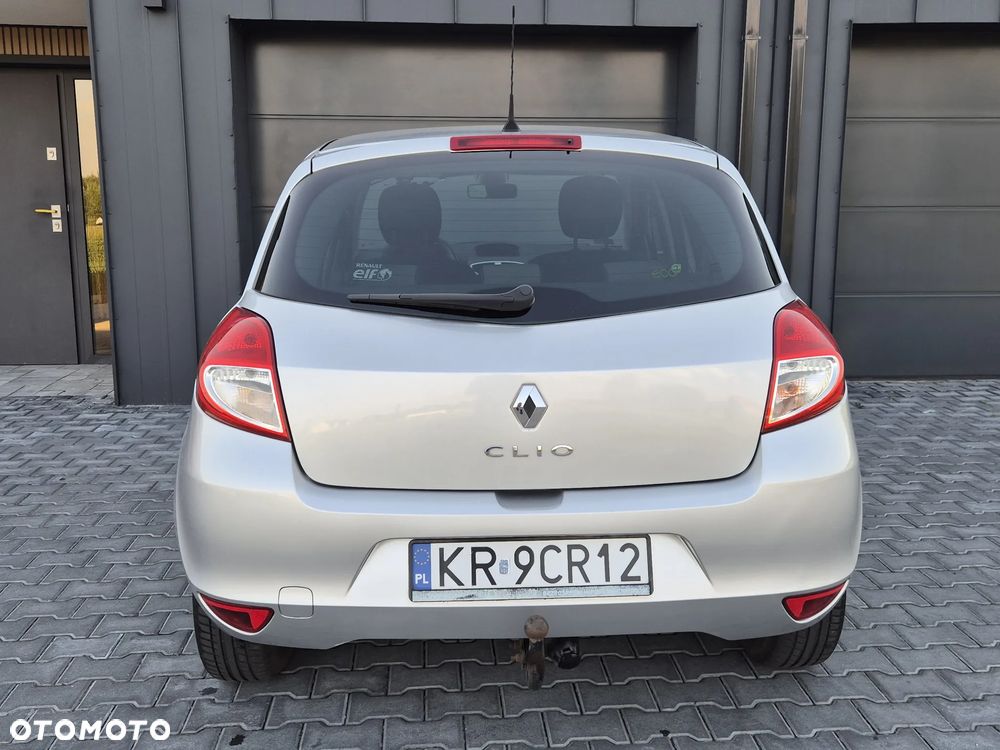 Renault Clio - 10