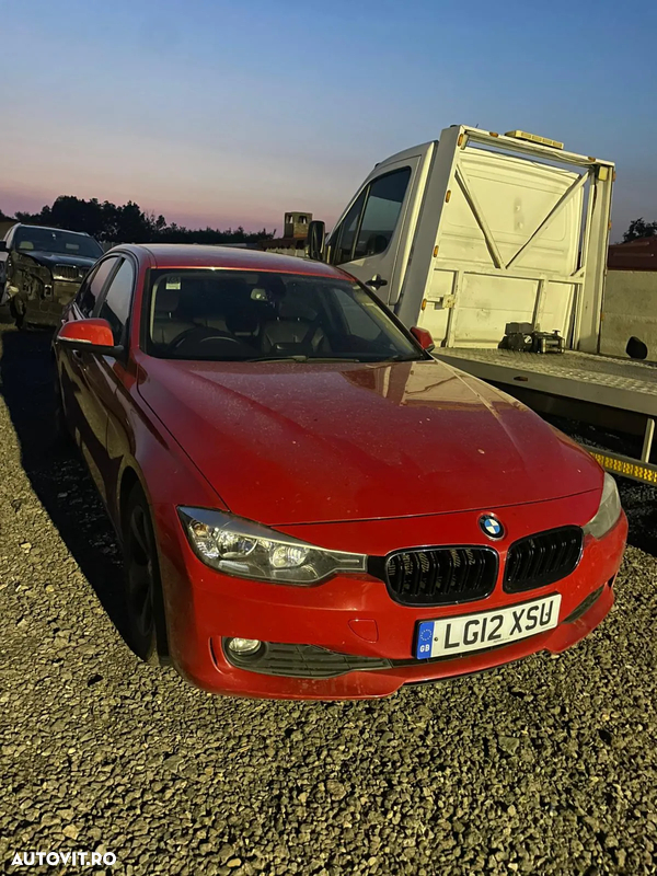 Dezmembrez BMW F30 F31 318D 320D 184 cp an 2012 euro 5 cutie manuala