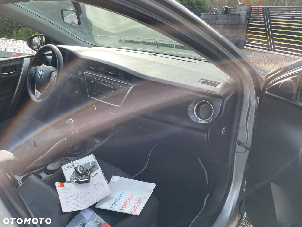 Toyota Auris - 12