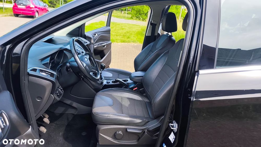 Ford Kuga 1.5 EcoBoost 2x4 Business Edition - 4