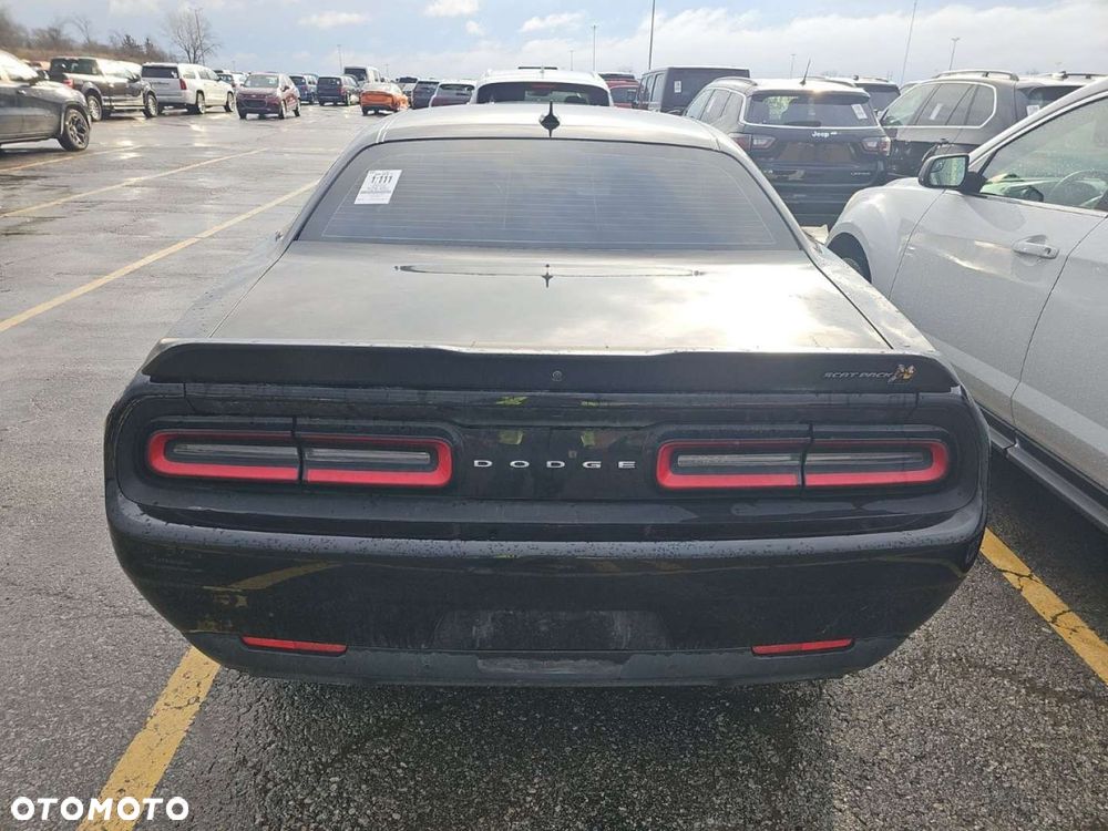 Dodge Challenger - 3