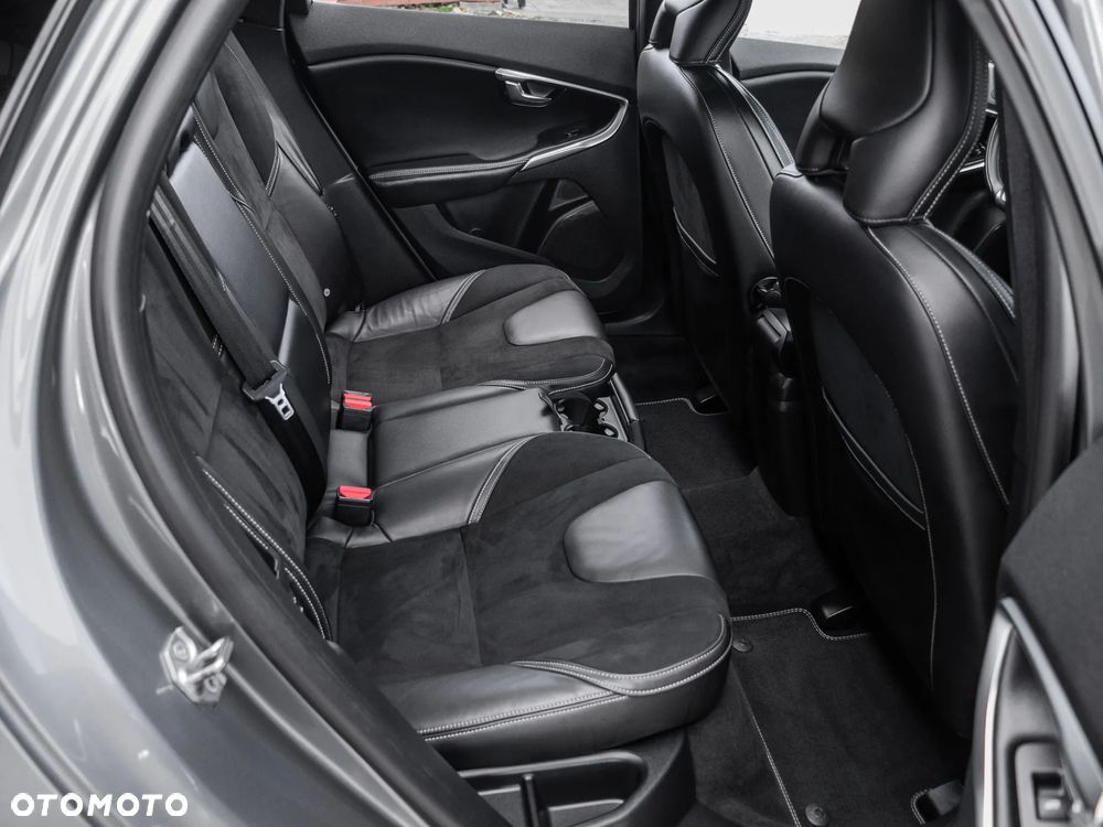 Volvo V40 T3 Drive-E R-Design Momentum - 15