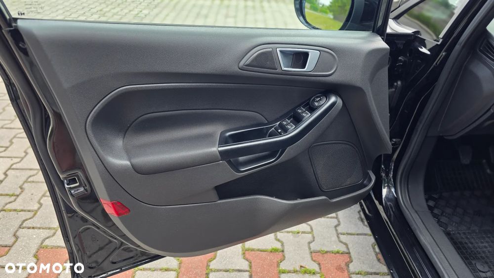 Ford Fiesta 1.0 EcoBoost S&S TITANIUM - 21