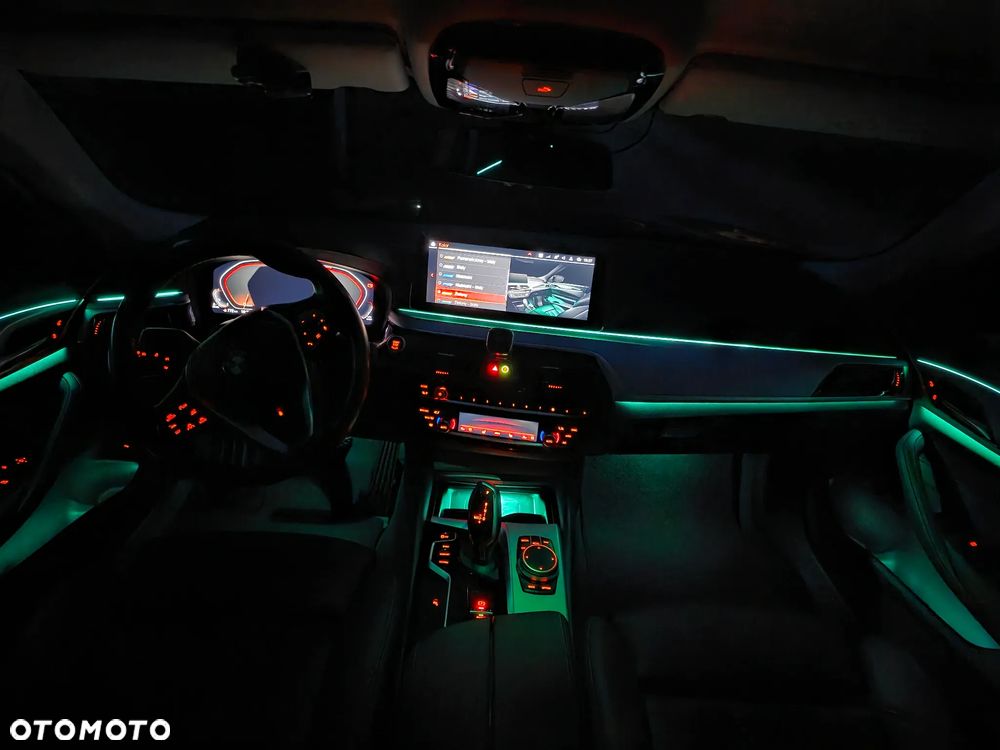 BMW Seria 5 520d - 28