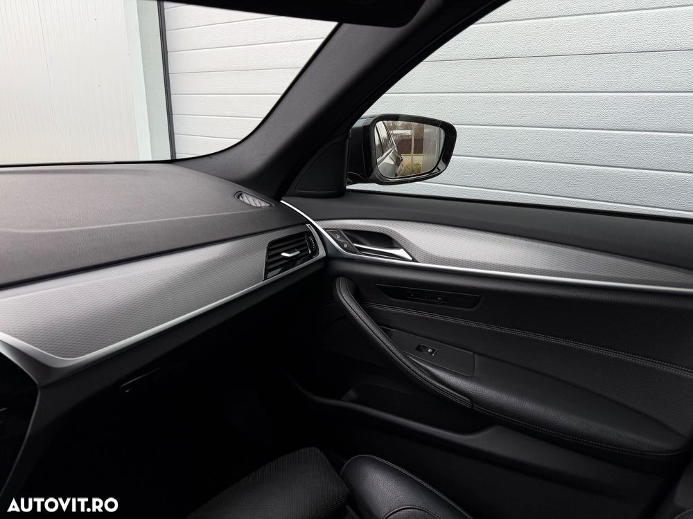 BMW Seria 5 520d Aut. - 30