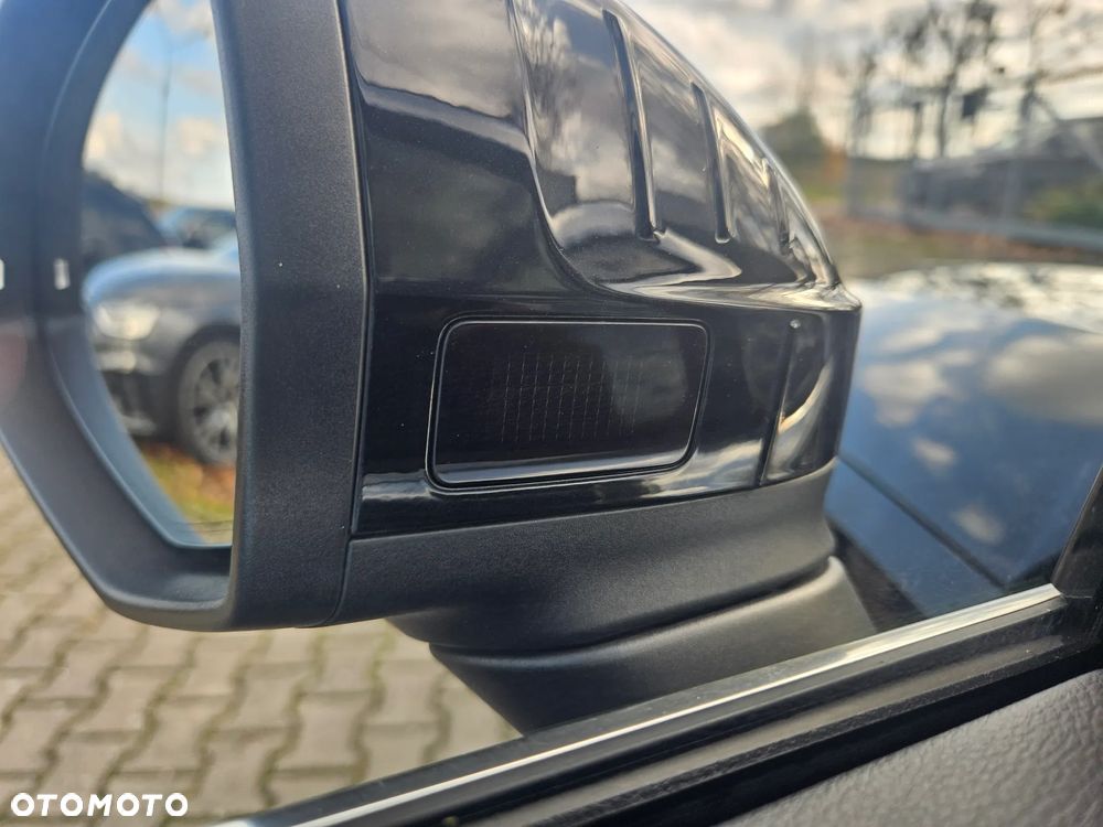 Audi A4 Avant 40 TFSI S tronic - 25