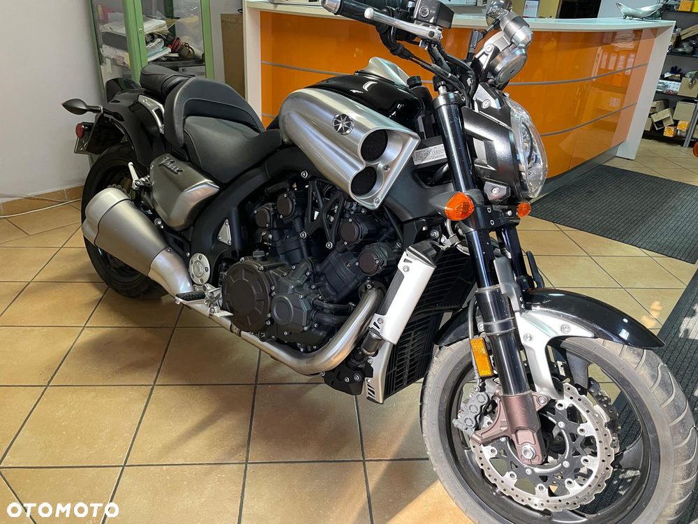 Yamaha V-MAX - 11