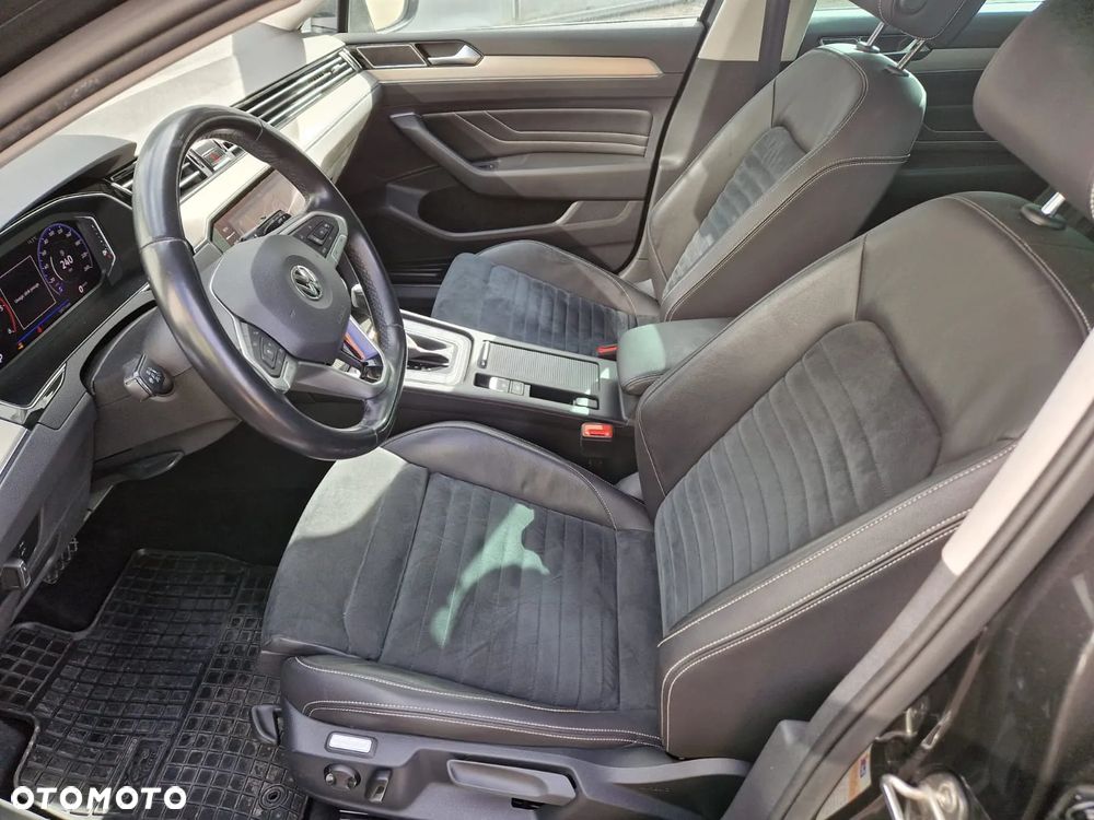 Volkswagen Passat 2.0 TDI Elegance DSG - 16