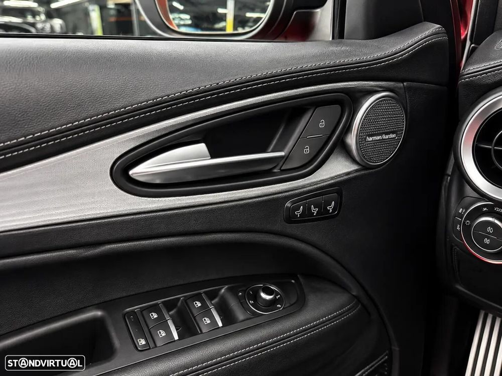 Alfa Romeo Stelvio - 8