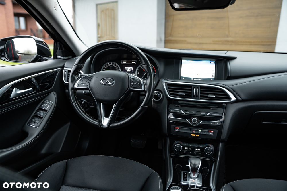 Infiniti Q30 2.2d DCT AWD Sport - 26