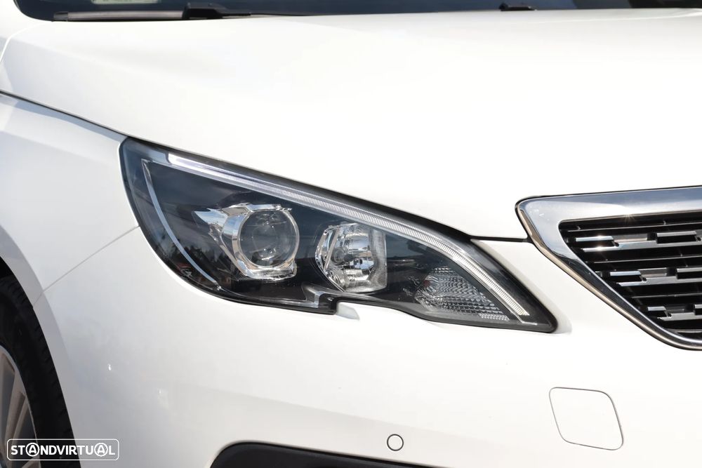 Peugeot 308 1.2 PureTech Allure Pack EAT8 - 6