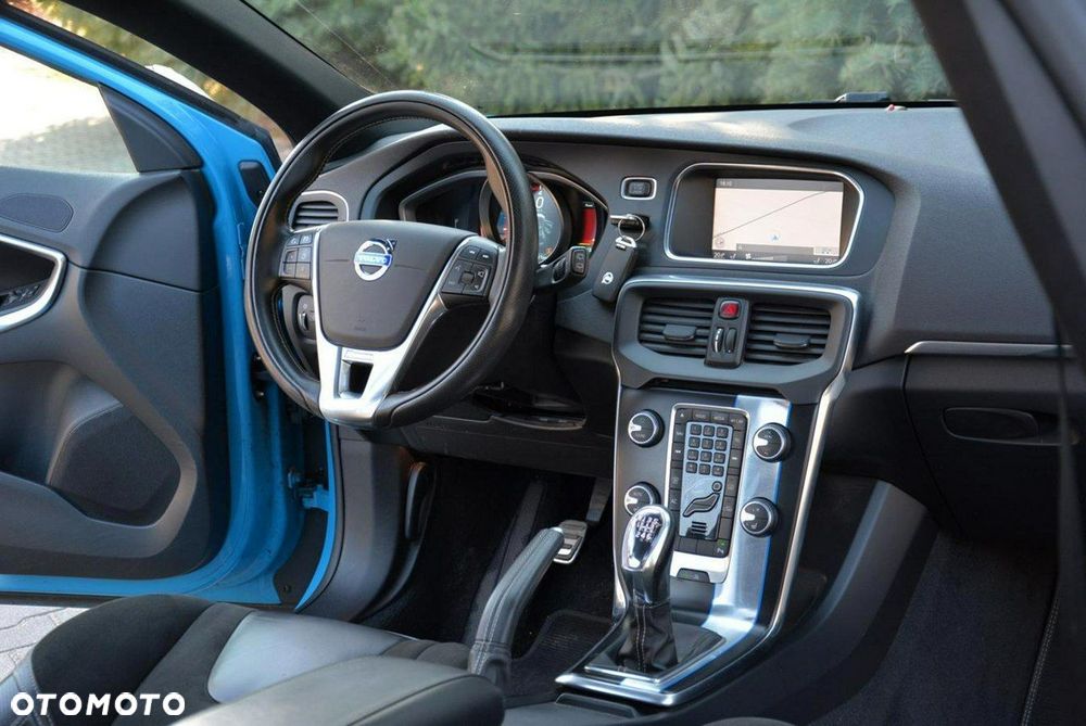 Volvo V40 T3 R-Design Momentum - 21