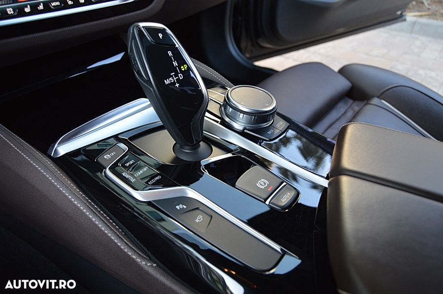 BMW Seria 5 530d xDrive Aut. Luxury Line - 36