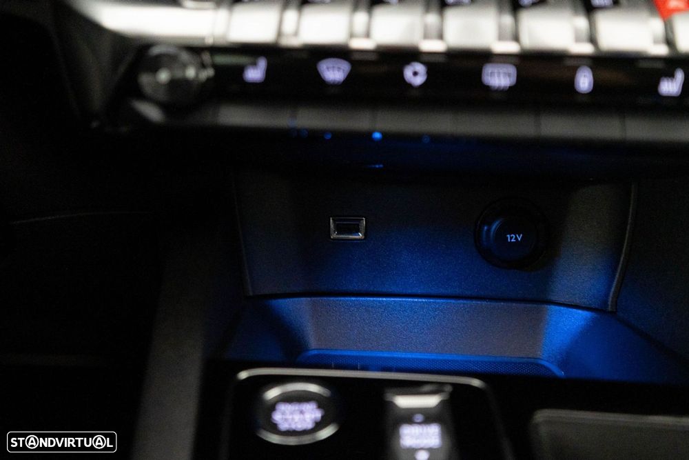 Peugeot 3008 1.6 Hybrid4 GT e-EAT8 - 30