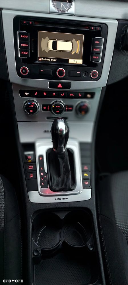 Volkswagen Passat 2.0 TSI Highline DSG - 32