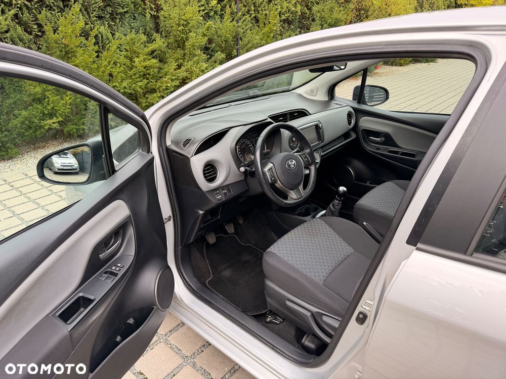 Toyota Yaris 1.33 VVT-i Club - 10