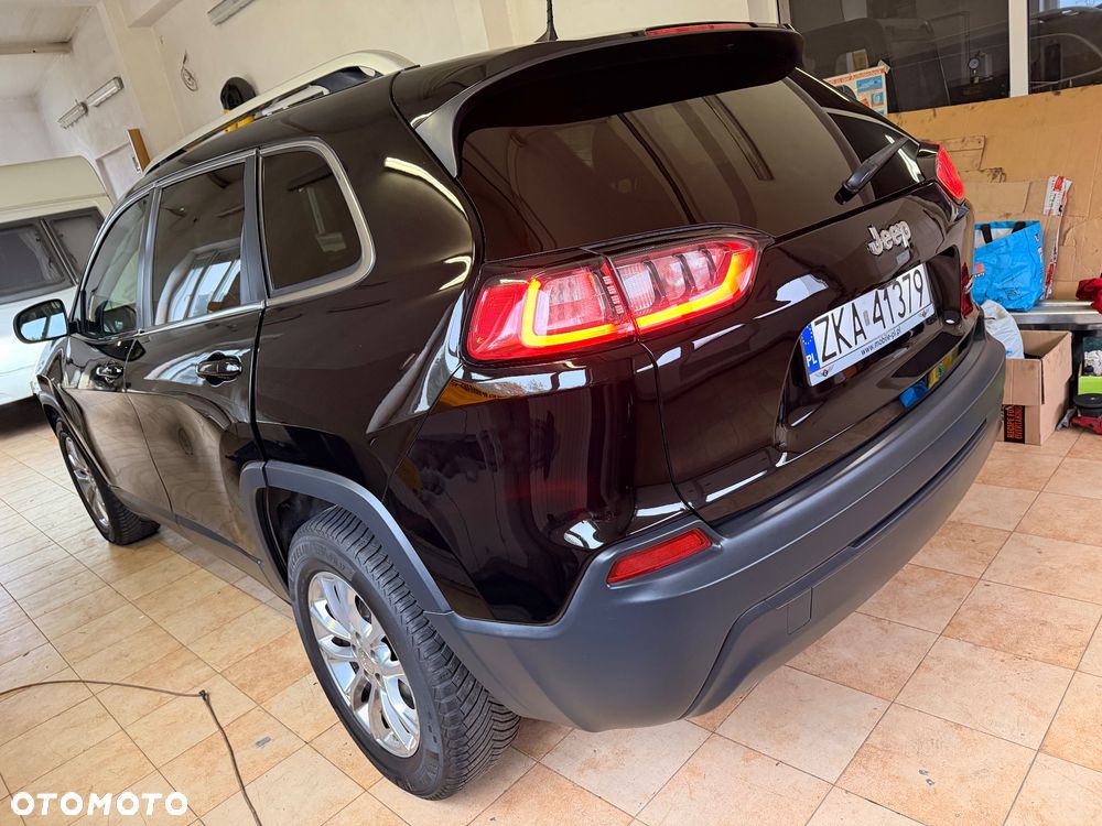 Jeep Cherokee - 16