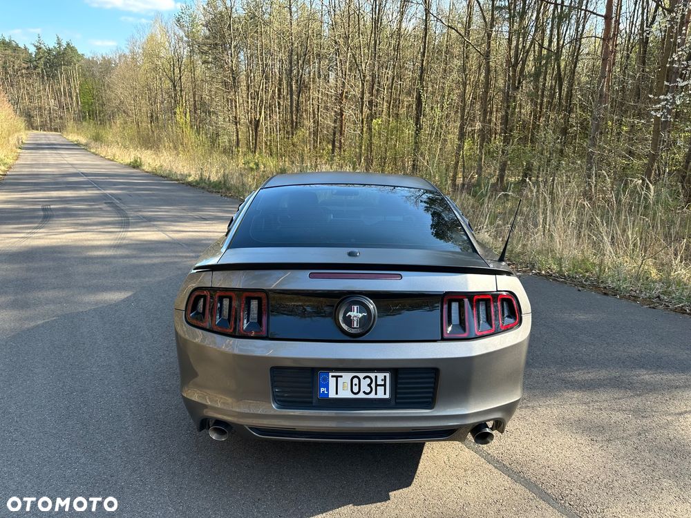 Ford Mustang 3.7 V6 Premium - 6