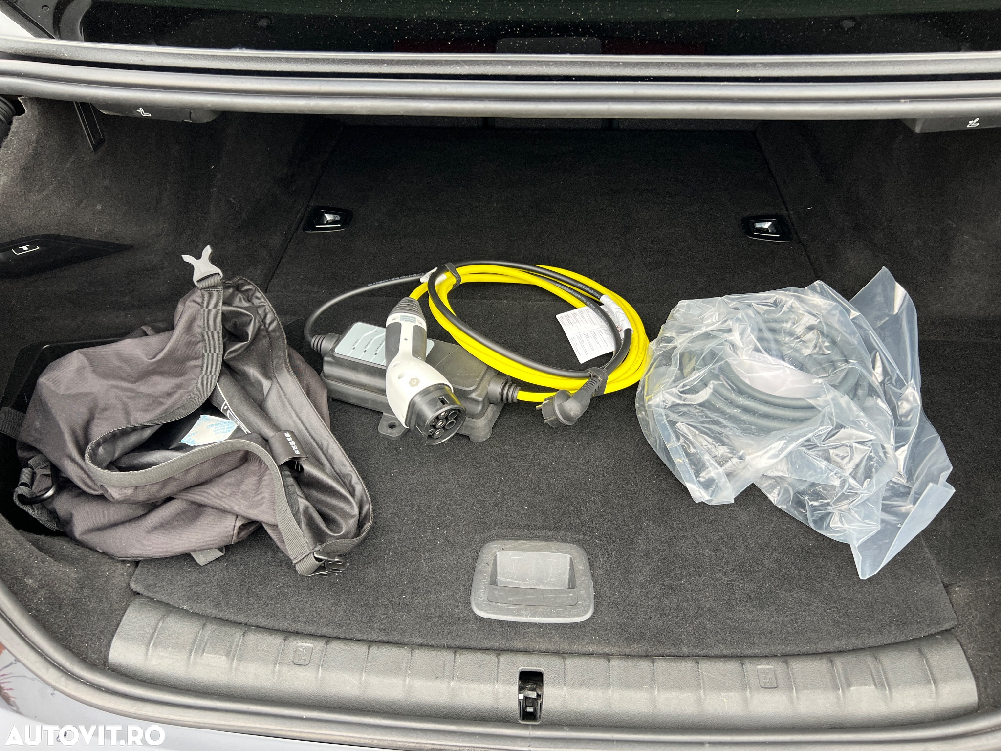 BMW Seria 5 530e Aut. M Sport Edition - 34
