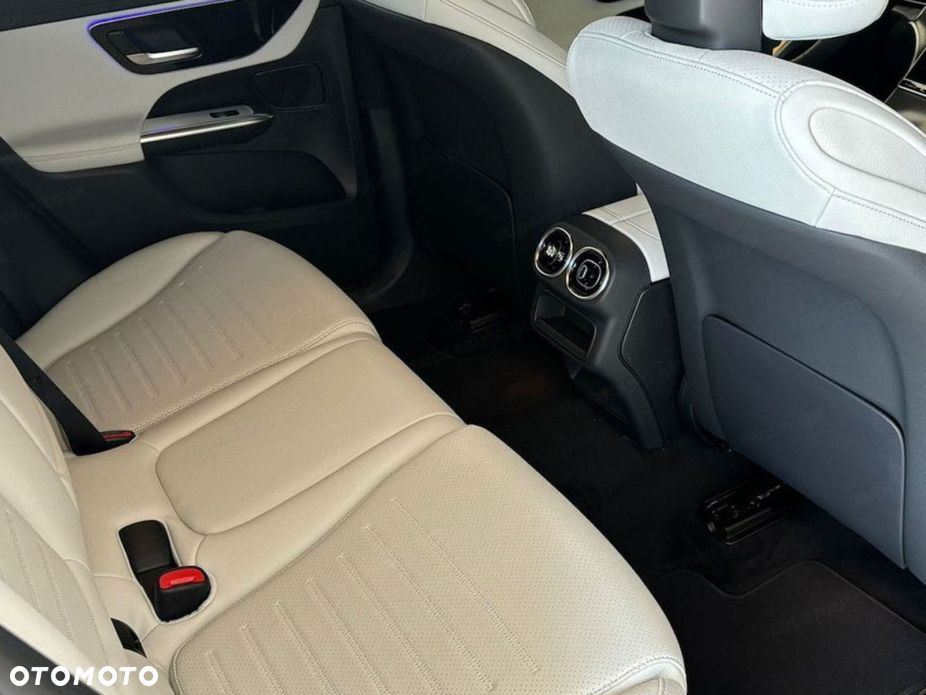 Mercedes-Benz GLC 300 mHEV 4-Matic AMG Line - 15