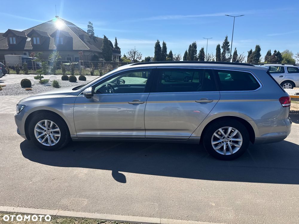 Volkswagen Passat 2.0 TDI SCR DSG Trendline - 26