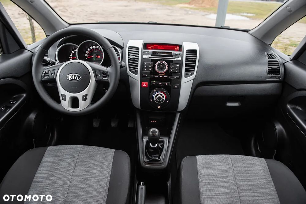Kia Venga 1.6 L - 7