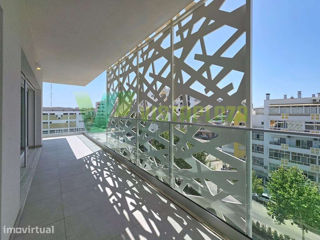 Apartamento T2+1 com Piscina e Estacionamento em Portimão na Quinta... - Grande imagem: 3/28