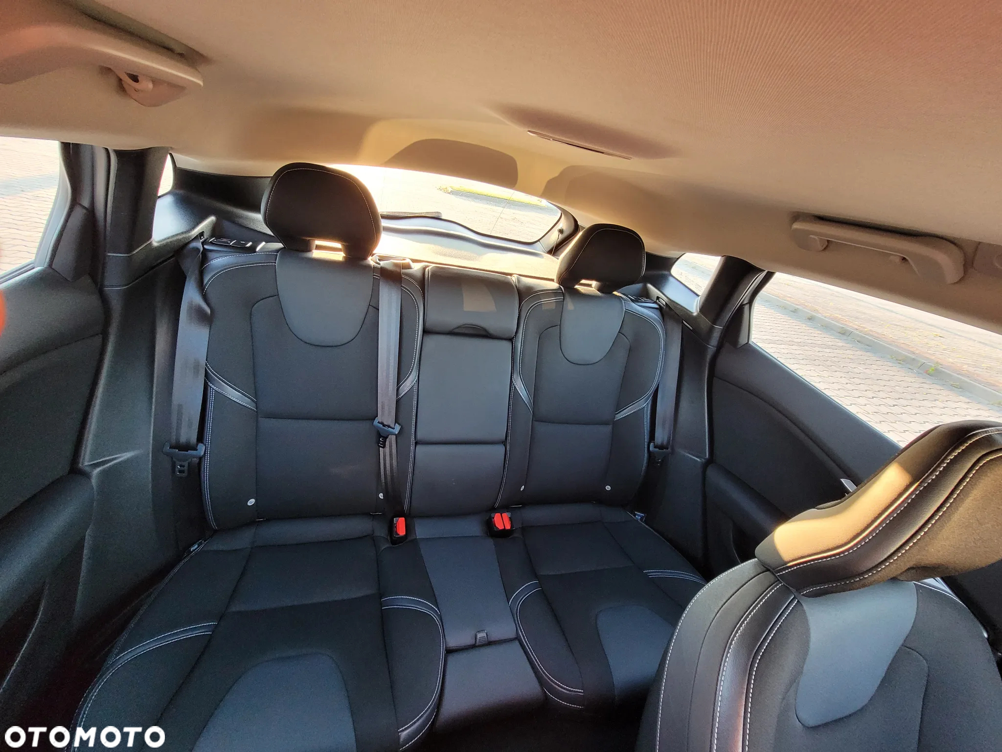 Volvo V40 T3 - 16