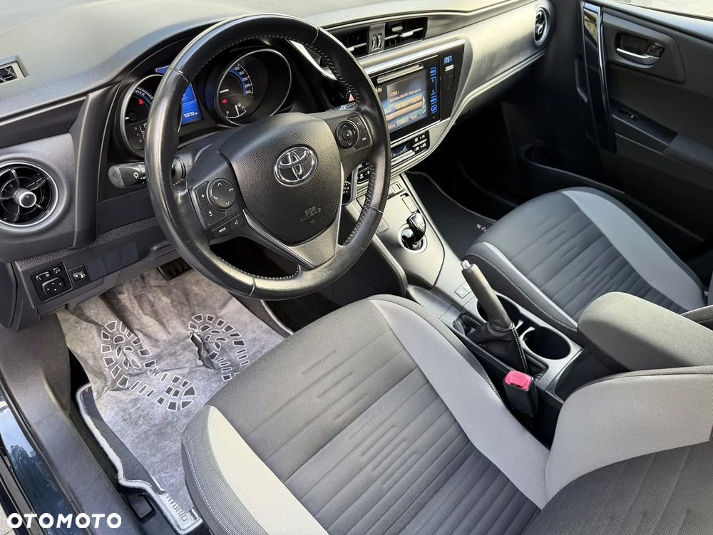 Toyota Auris - 25