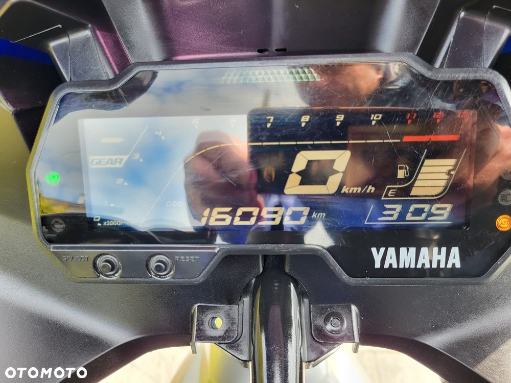 Yamaha YZF - 27