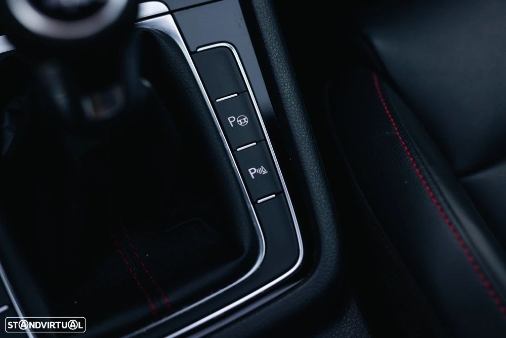 VW Golf 2.0 TSi GTi - 52