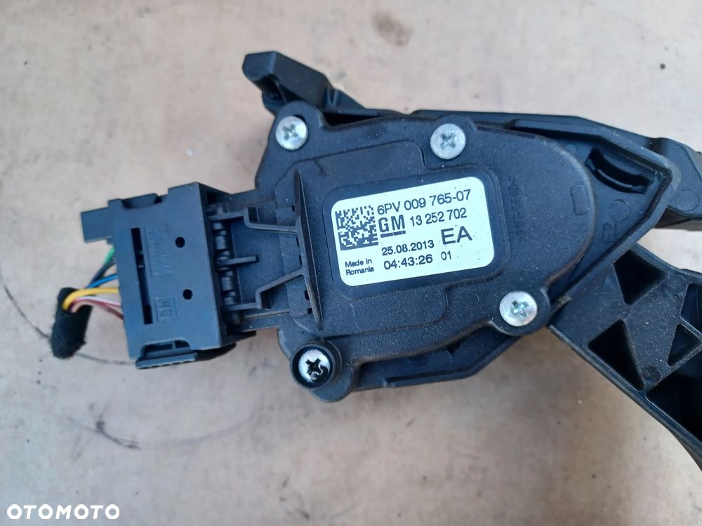 PEDAŁ GAZU ASTRA J 1.7 CDTI 13252702EA - 2