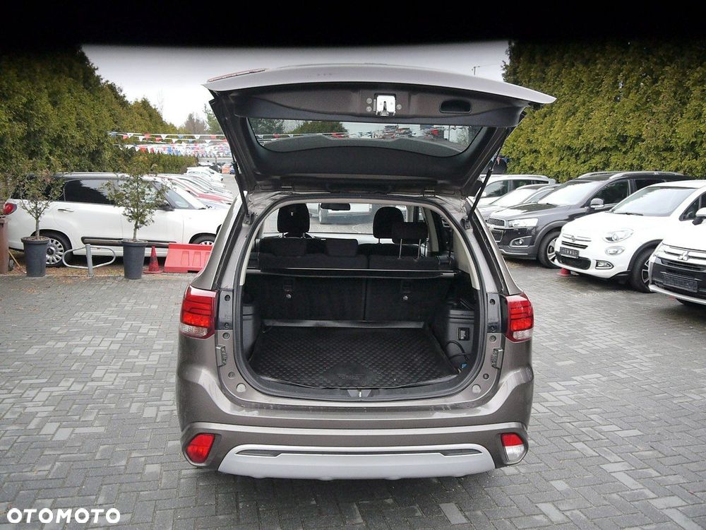 Mitsubishi Outlander - 13